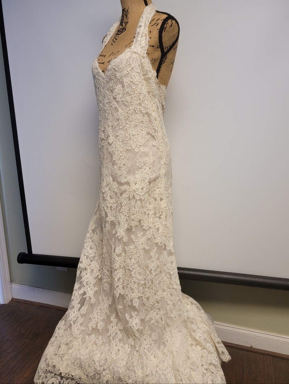 Vintage Pronovias Barcelona Lace Mermaid Wedding  Ivory Halter Bridal Gown 8 - Picture 9 of 15